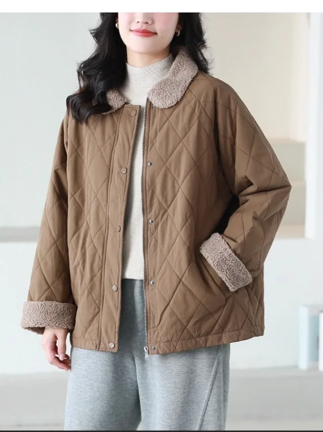 عارضة Sle تقسم فرو الضأن Jaet فضفاضة تناسب القطن اصطف الشتاء ملابس خارجية تأثير التخسيس الماس نمط معطف المرأة