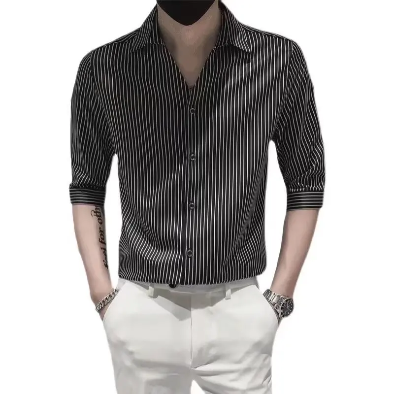 

Slim Fit Men's Striped irt f Sve Thin Summer ort Sve irt Youthful Sle Collar No Iron Treaent