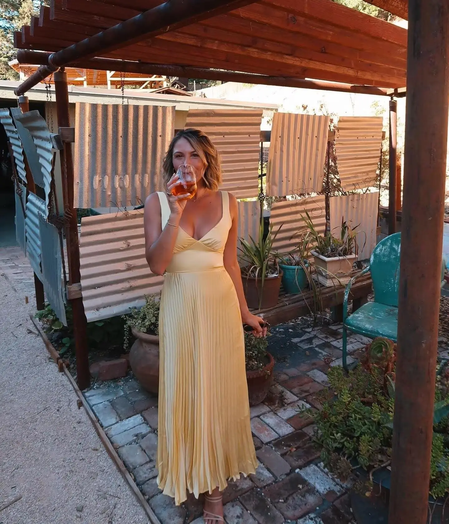 Vestido de dama de honra de cetim plissado com decote em V vestidos maxi sem costas para mulheres