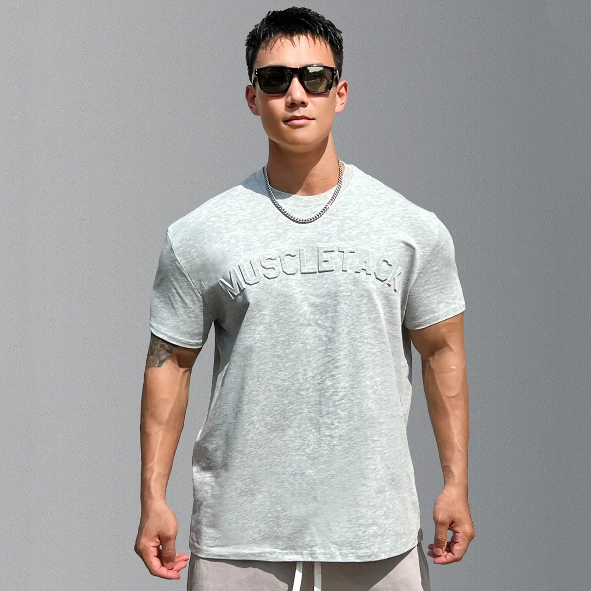 Casual Loose T-shirt Men Cotton Short Sleeves Tee Tops Summer Gym Fitness Bodybuilding Shirt Male Running Sport Training Clothes