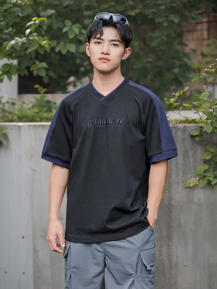 

Модная мужская футболка с коротким рукавом и V-образным вырезом с вышитыми буквами, дышащая, легкая, летняя спортивная одежда, быстросохнущий повседневный топ