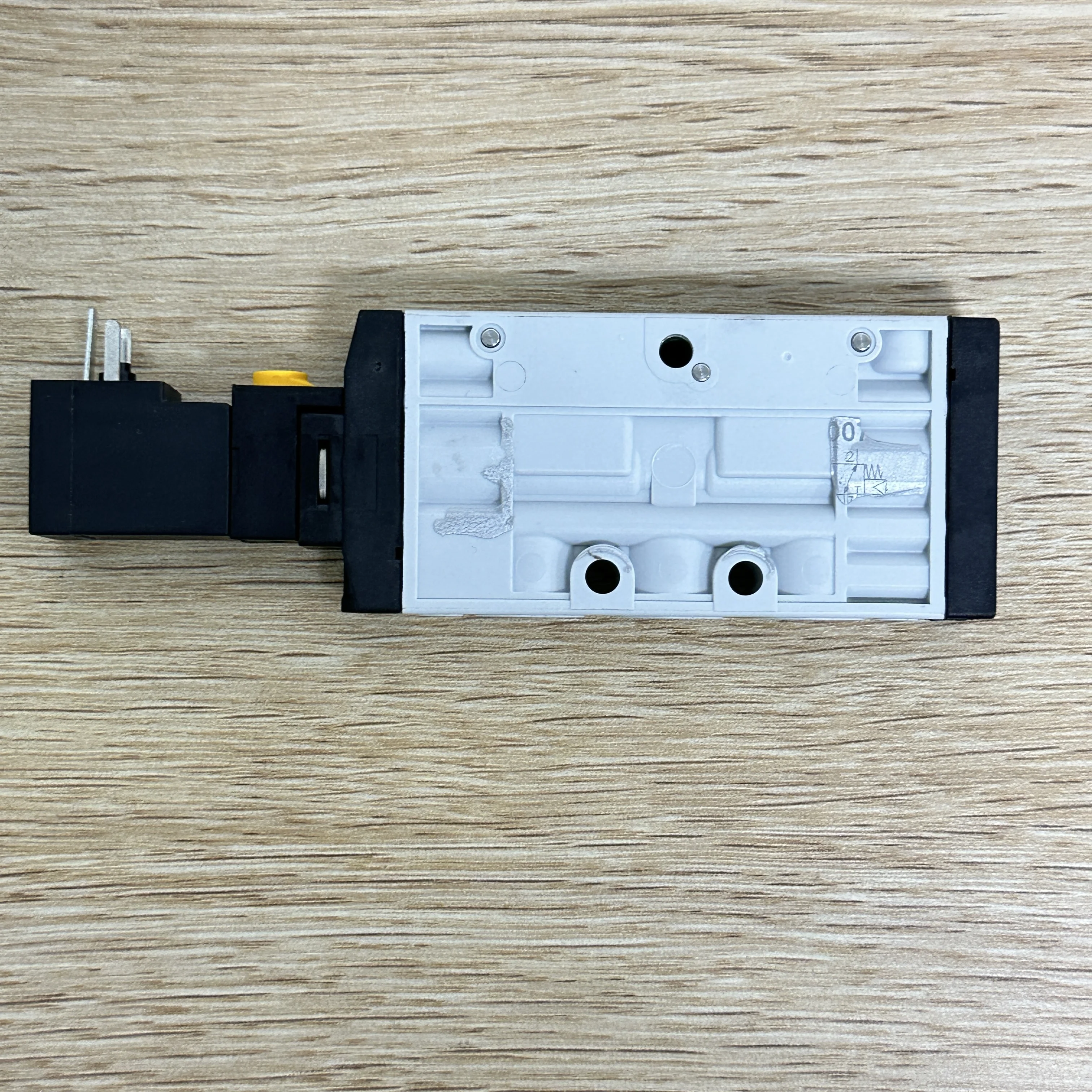 YUNYI Pneumatic Solenoid Valve 0820060126