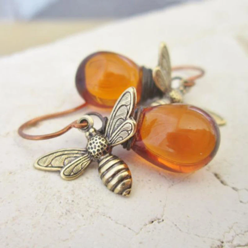 2025 Vintage Bee Animal Long Drop Earrings Anniversary Girl Gift Fashion Yellow Amber Pendant Earrings for Women Accessories