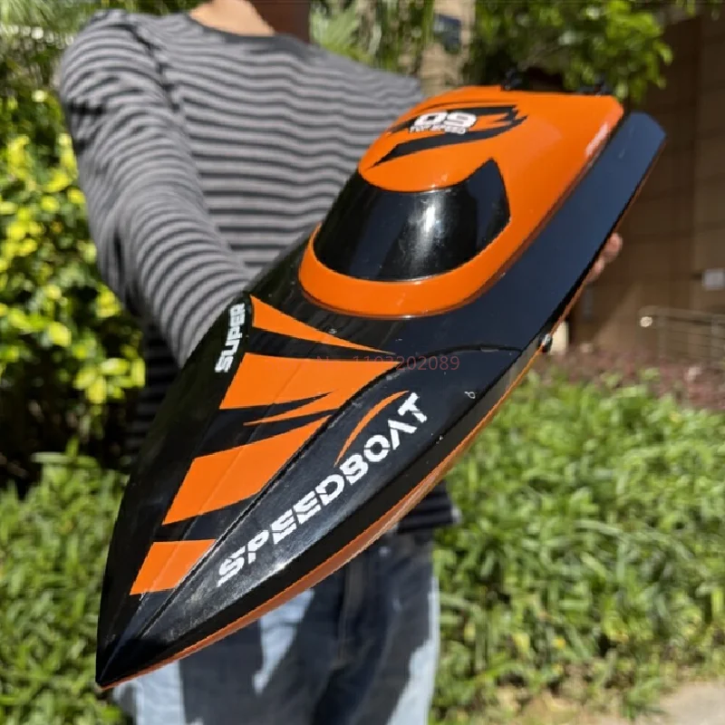 新型RCウォーターリモコンボートおもちゃボートモデル高速スピードボート180 °   フリップリセットハイパワー防水デュアルモーターおもちゃ