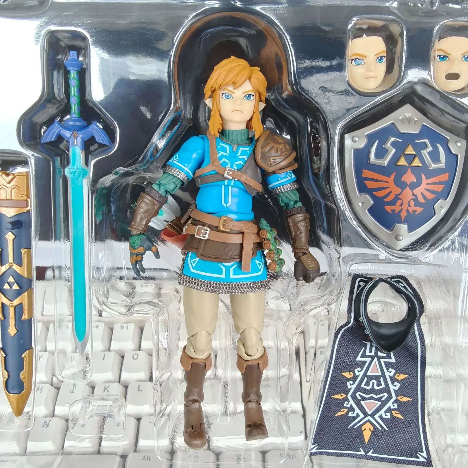 متوفر في المخزون GSC Figma # 626 رابط دموع المملكة الإصدار. ألعاب شخصيات الحركة إصدار محدود نموذج زخرفة جمع هدايا عيد الميلاد