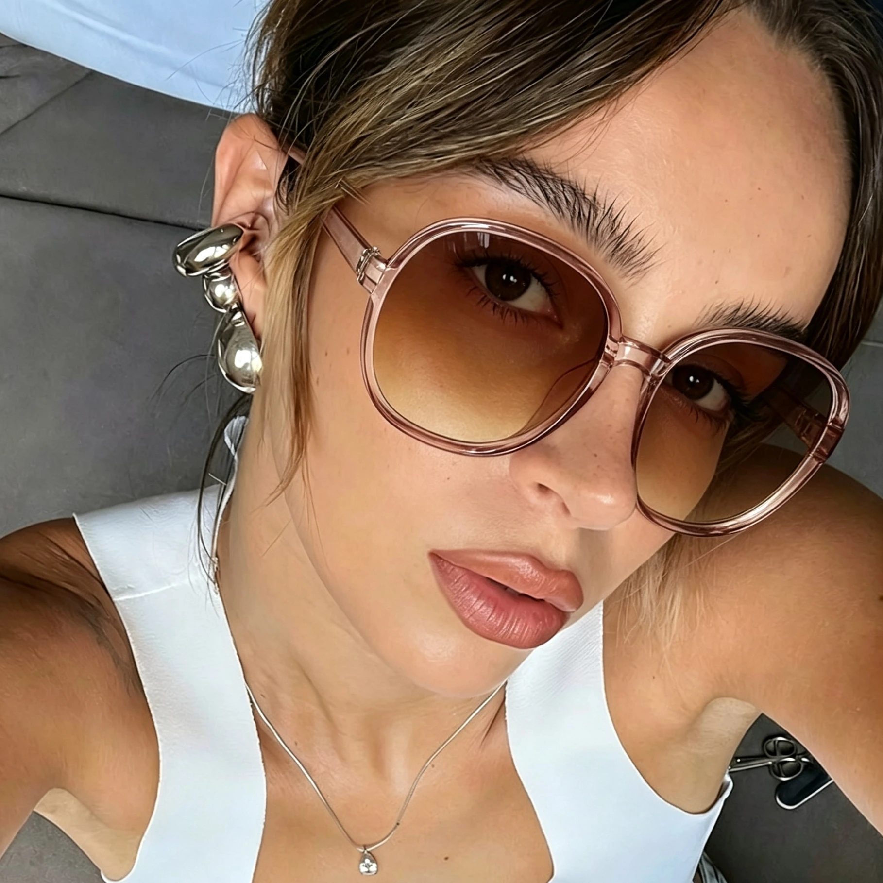 New Vintage Oversized Sunglasses Women Round Fashion Decorative Sun Glasses Fashionable Summer Casual Photography Eyewear