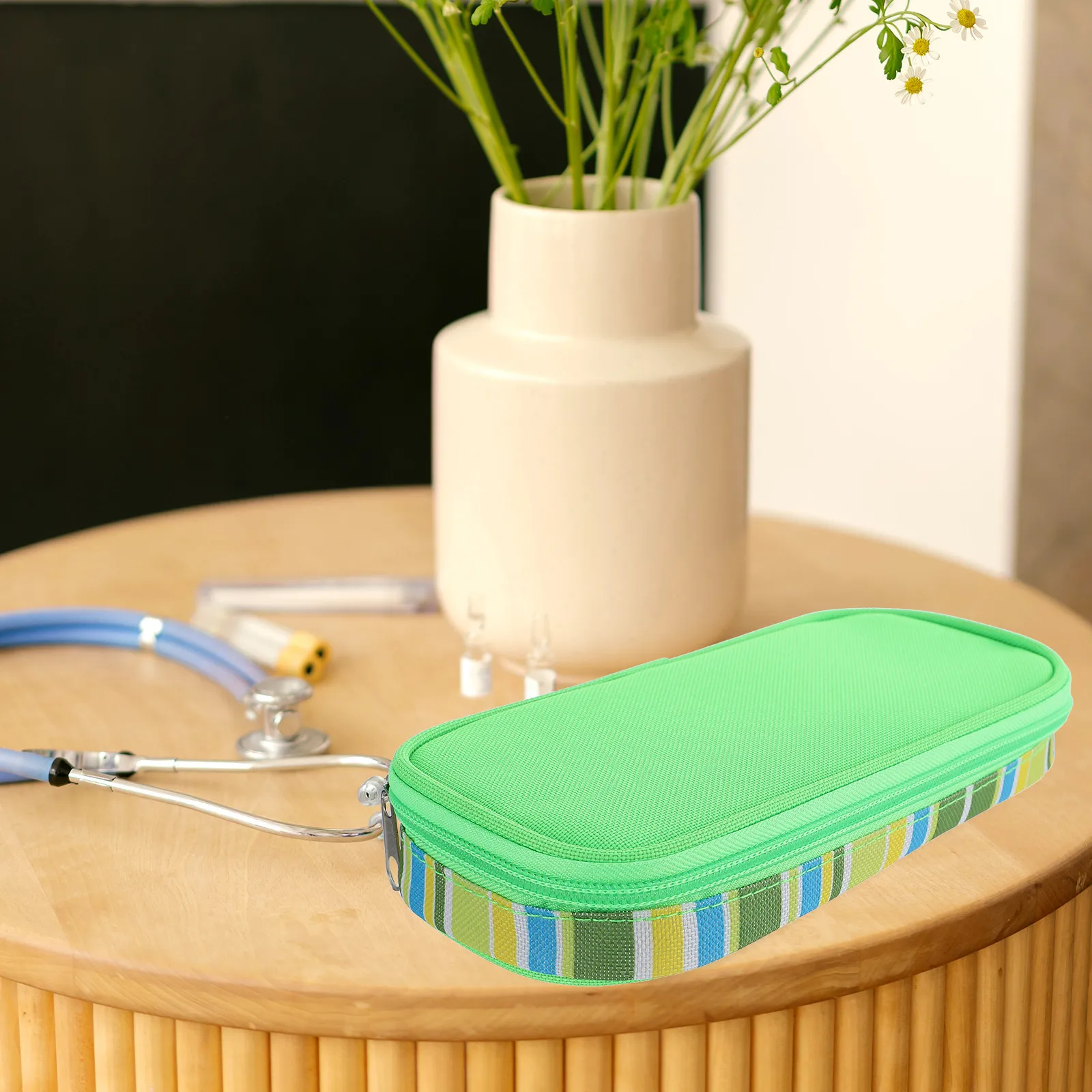 Portable Insulin Cooler Bag Medication Travel Case Diabetic Supplies Green Pouch Compact Lightweight Refrigerated Storage Health