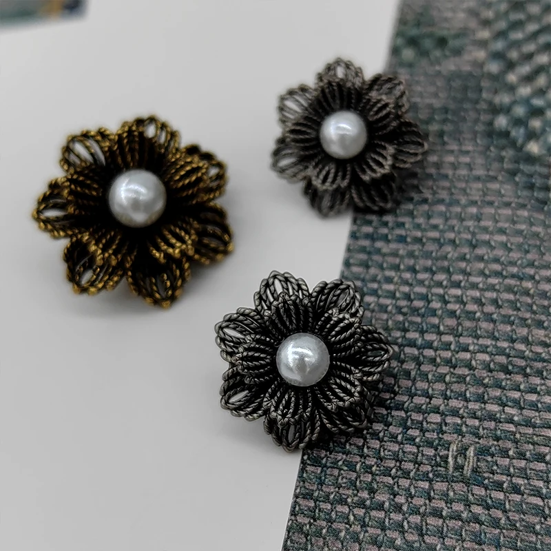18/20MM Vintage Flower Metal Shank Buttons Of Clothing High Quality Pearl Beaded High Fashion Sewing Button For Coat Needlework