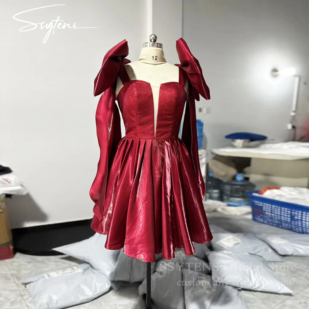 

SSYTENS Burgundy Short Prom Dresses Bow Straps Homecoming Dress Mini A Line Skirt Cocktail Elegantes Vestidos De Graduación