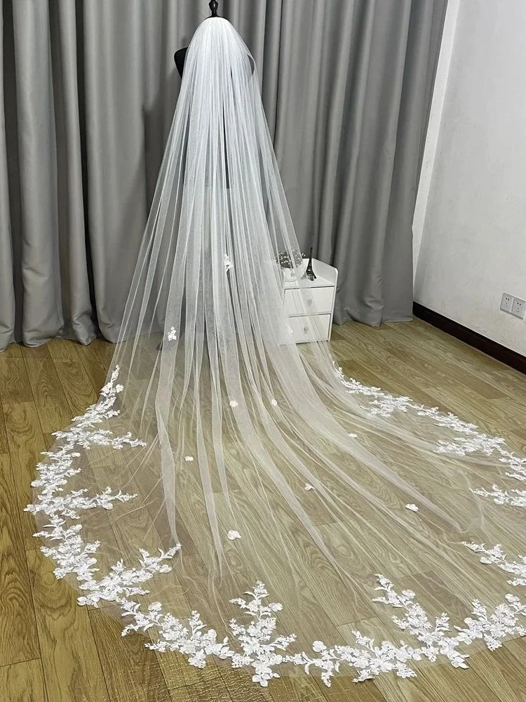 voile-de-mariee-cathedrale-en-dentelle-douce-ivoire-accessoires-de-mariee-elegants-pour-les-mariees