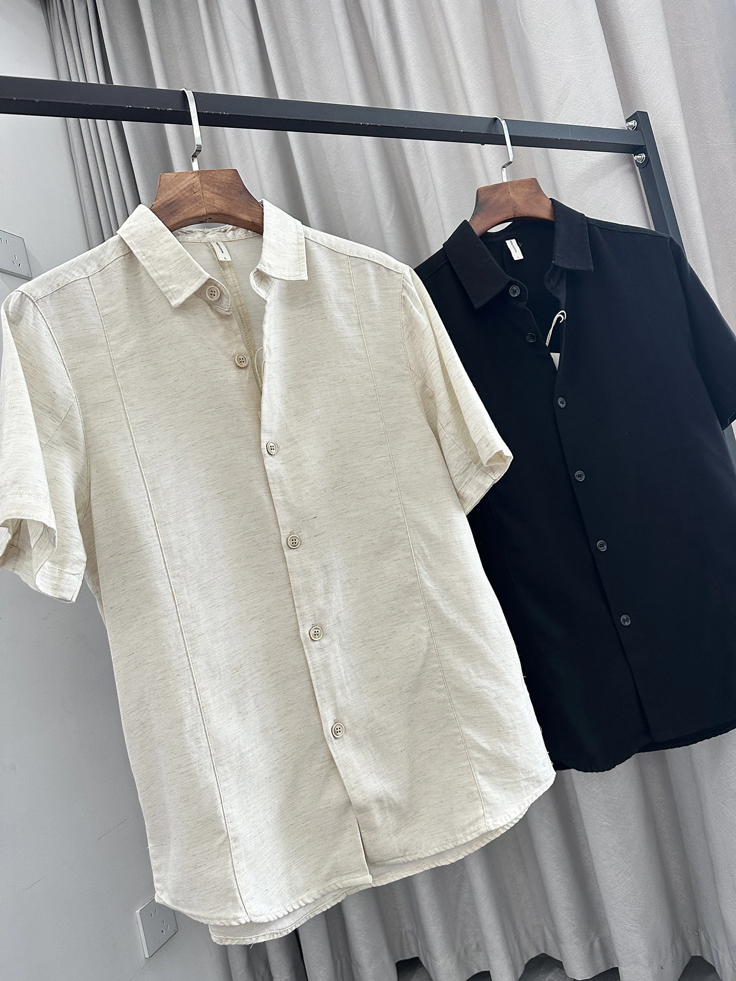 Linen Men's Shirt Pure Color Breathable Spread Collar Summer Fashionable Loose Fit Short Sleeve Neutral Style Button Closure