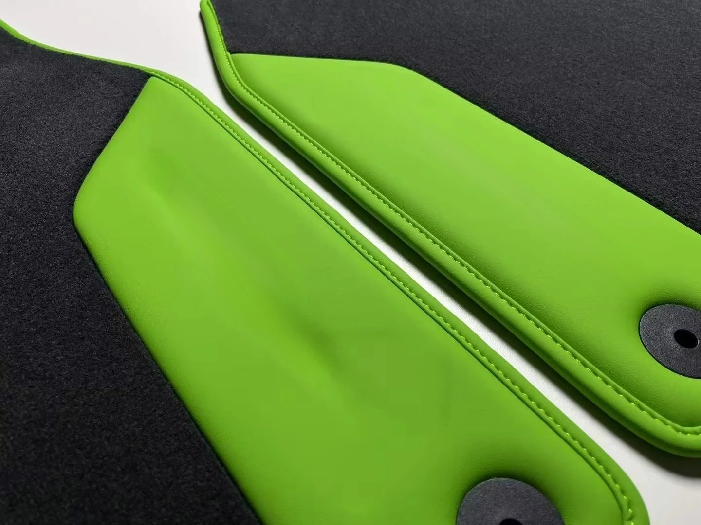 Custom Luxury Flat Floor Mats For Porsche Custom Imported High Density Nylon Foot Carpets
