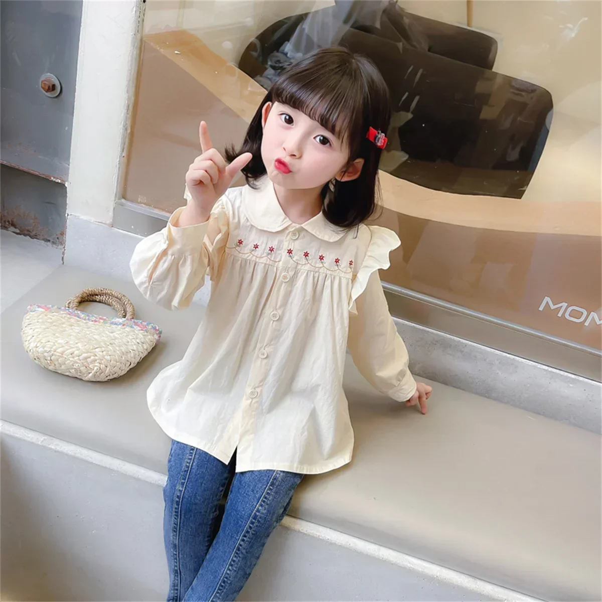 (Girls 0-5 years old) Autumn New Girls\' Shirts Lace Pleated Flowers Decorated Doll Collar Blouse Blouse Blouse Blouse Blouse