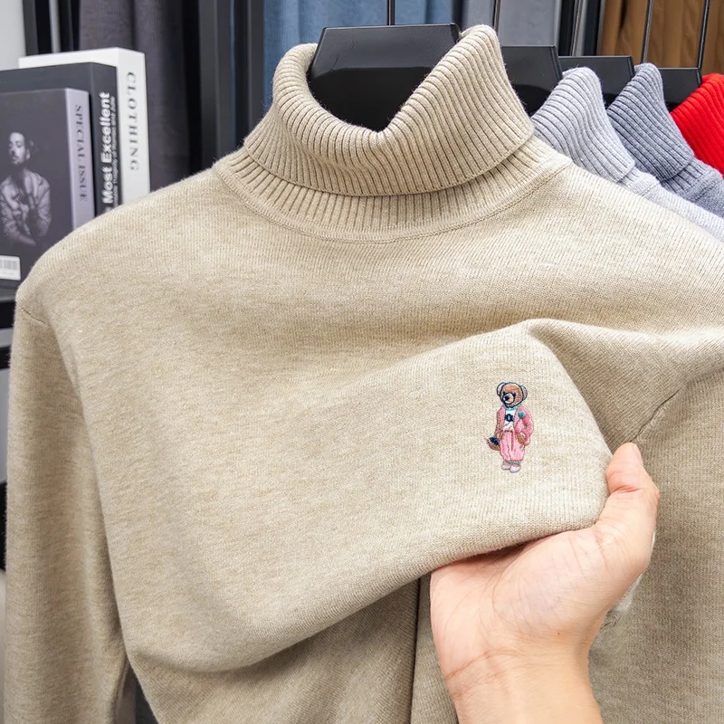 Neuer Herren-Pullover mit hohem Kragen und langen Ärmeln, Luxusmarke Teddybär-Stickerei, warme Freizeitkleidung für Herbst und Winter. – Detail 15