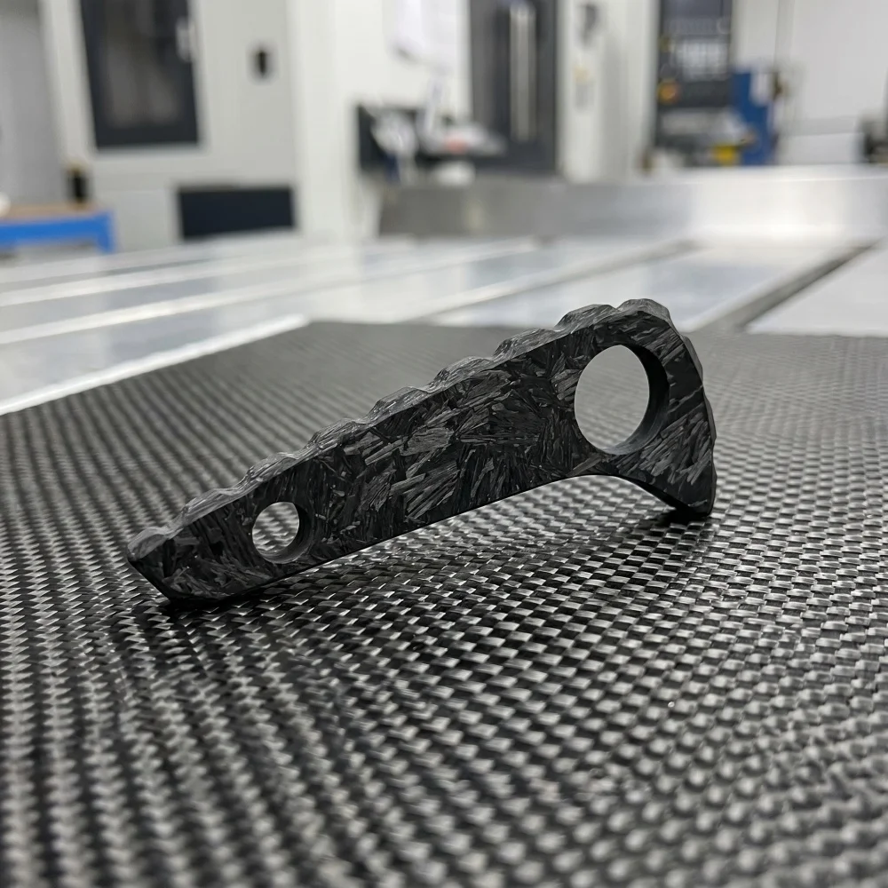Backbone Carbon Fiber Luminous Crushed Carbon Resin C81 Pocket Knife Blade Spine Keel Back Spacer Spine Knife Accessories