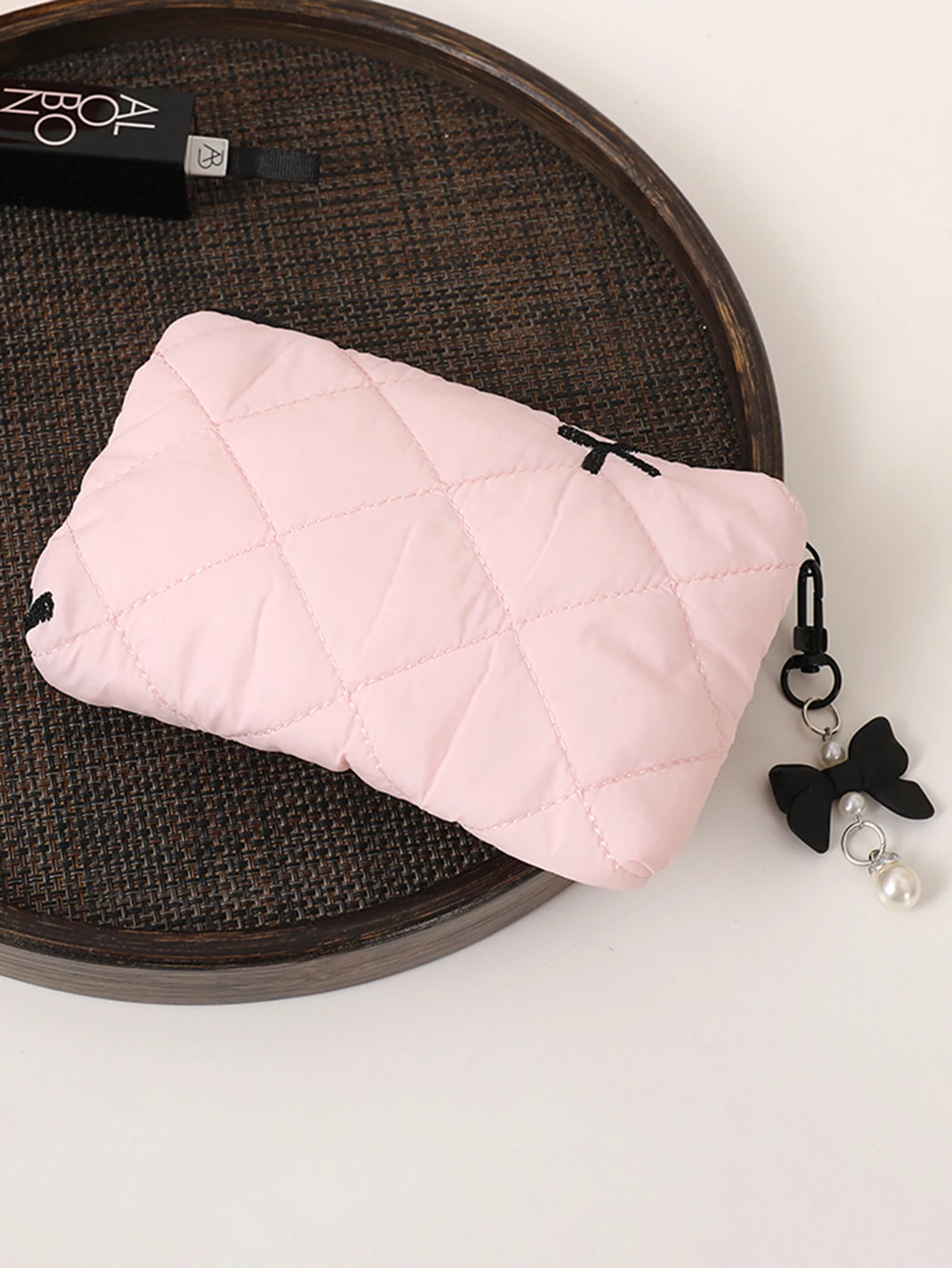 Gesteppte Schleifen-Make-up-Tasche, tragbare Reisetasche für Lippenstift, Kopfhörer und Kleinteile, exquisite Handtasche – Detail 4