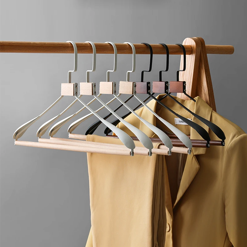 Metal Wood Hanger Organizer with Custom Logo  White  Wide Shoulder, Wooden Coat Hangers for Clothes  New Fashion Luxury ﻿