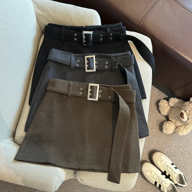 

Korean style woolen skirt for women in autumn, high-end high waisted A-line hip hugging short skirt mini skirt 2025