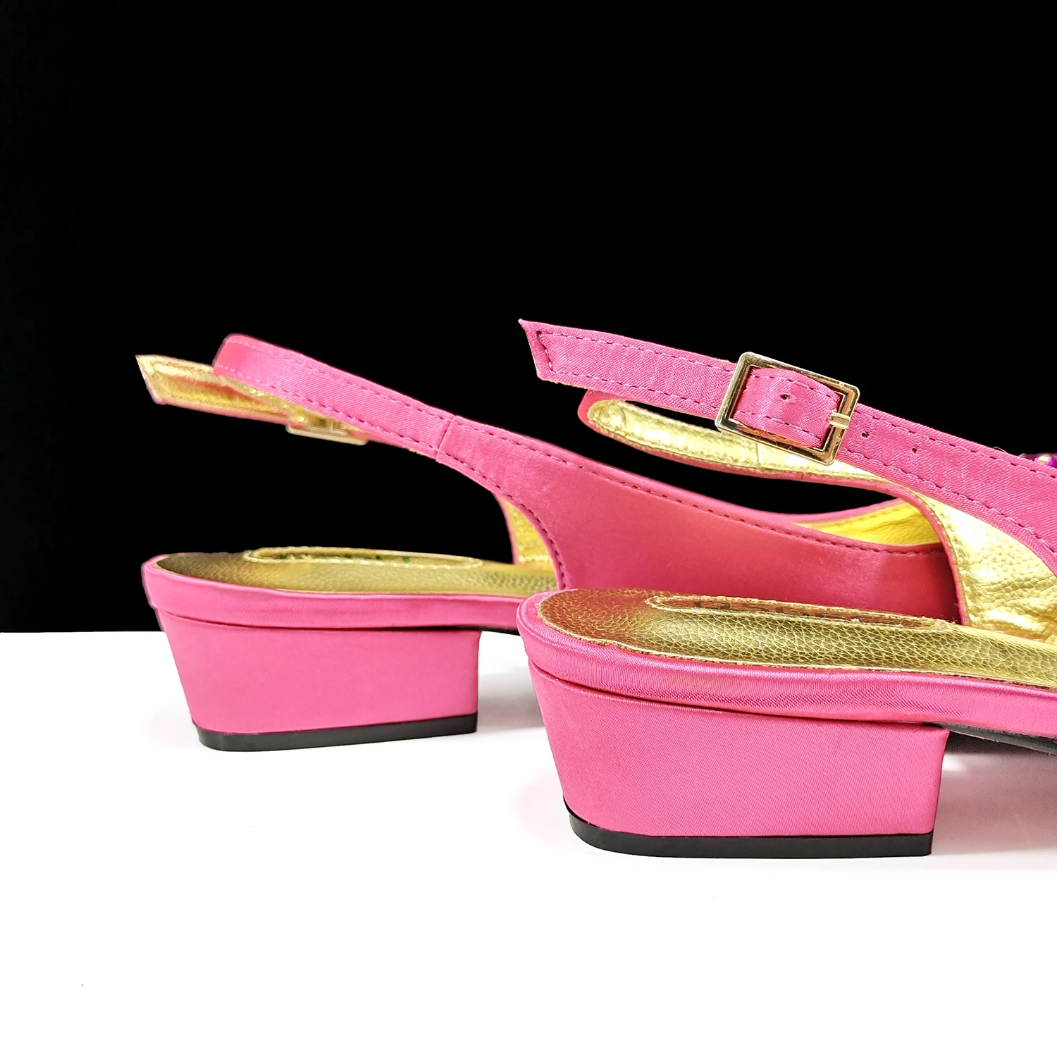 QSGFC 2024 Shiny Italian Fashion Pointed Toe Women Heel Fashion Rhinestone Decoration Fuchsia Color Shoes And Bag Set