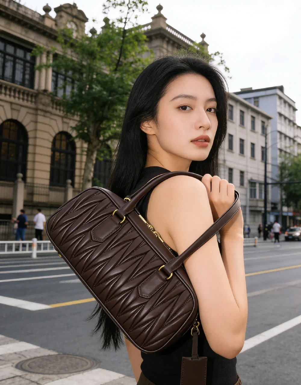 

Новая высококачественная дизайнерская сумка-боулинг класса люкс, женская модная плиссированная сумка через плечо, сумка-мессенджер для поездок на работу.