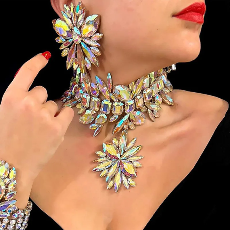Jewelry set, high-end exaggerated necklace, flower-shaped earrings, catwalk accessories. colorful crystal bold vintage