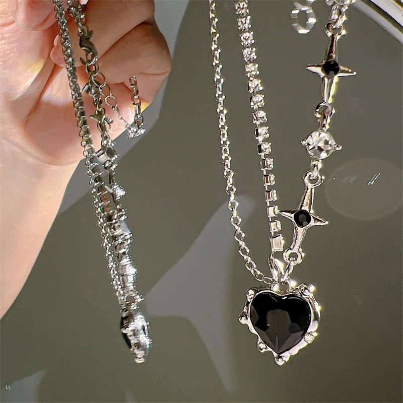 Y2K Fashion Crystal Heart Pendant Necklace Sweet Cool Girl Shiny Clavicle Chain Necklaces for Women Aesthetic Necklace Jewelry