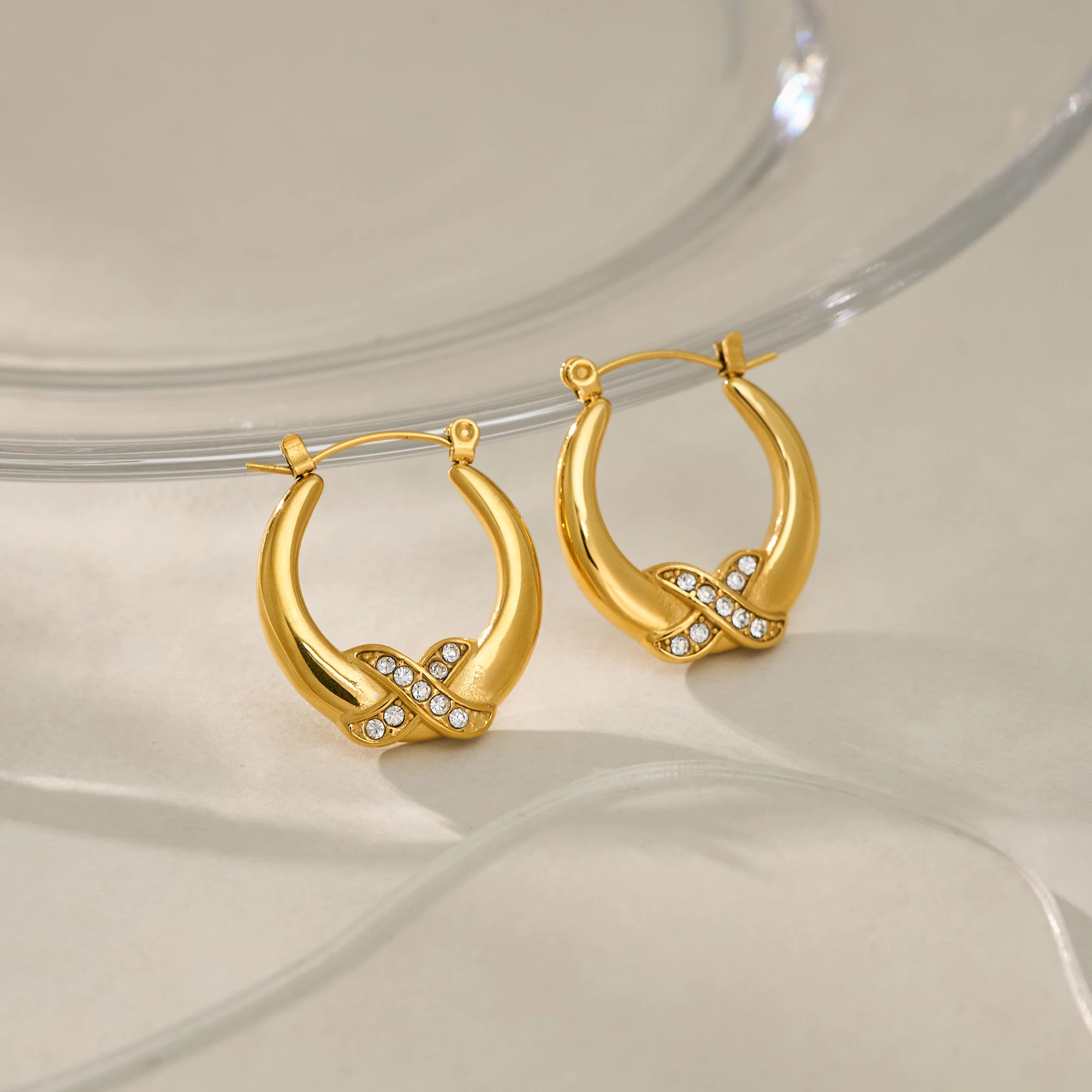 DASEIN Vintage Horn Snap Zircon Hoop Earrings 18k Gold Plated Hypoallergenic Stainless Steel Jewelry Gift Women Accessories
