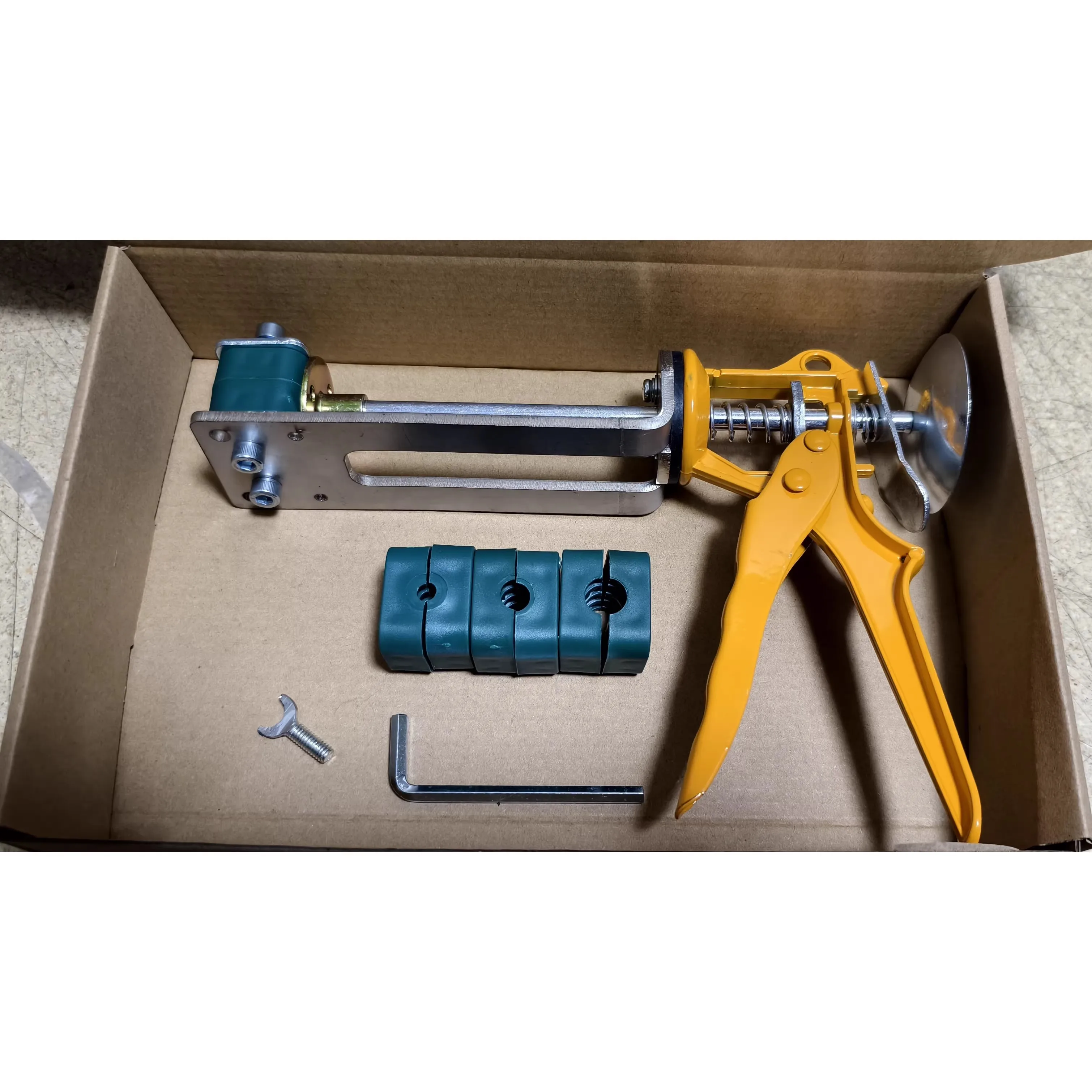 

Automobile fuel pipe assembly fuel quick connector nylon hose installation tool