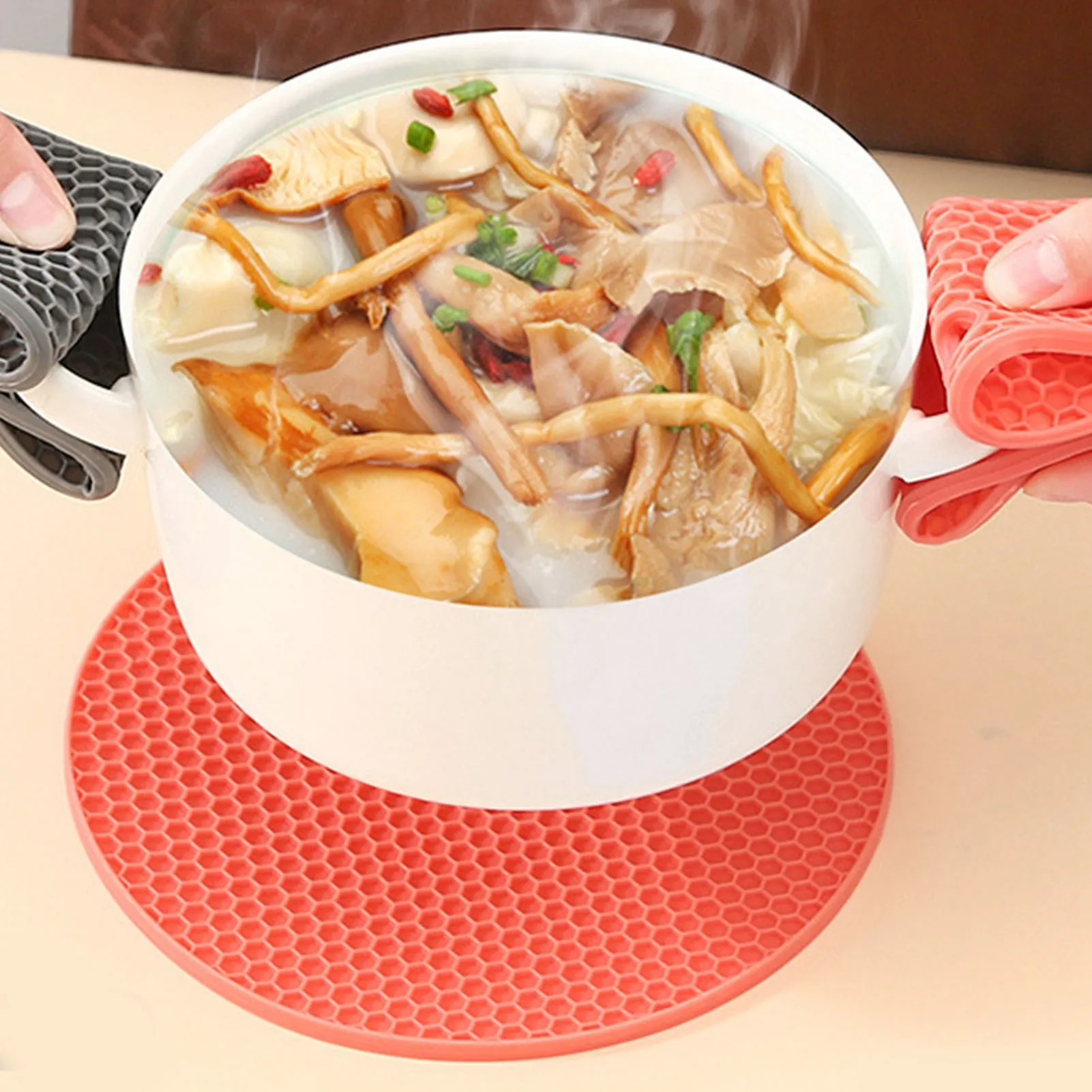 17cm Round Silicone Heat Resistant Trivet Mat Non-Slip Heat Insulation Pad Pot Holder for Kitchen Countertop Hot Pots and Dishes