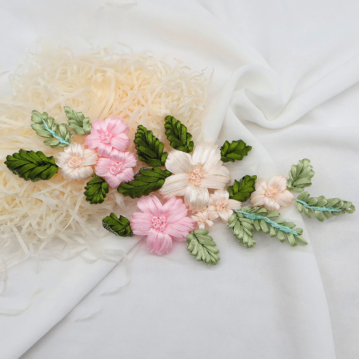 

5pcs Handmade retro ribbon embroidery flower cloth sticker for Clothes DIY Pillow Accessories flower cloth patches