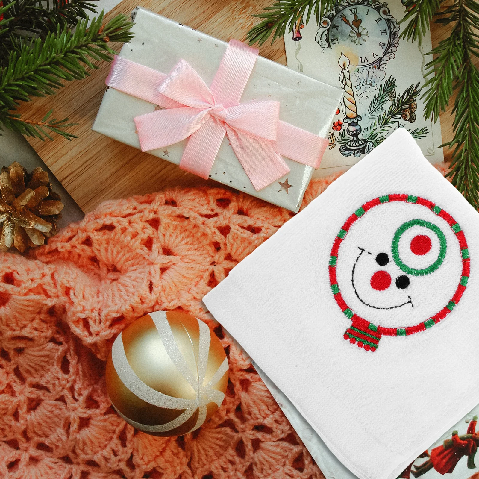 

2Pcs Christmas Snowman Cotton Towels Soft Embroidered Cake Pattern Hand Towels Xmas Gift Holiday Table Decoration