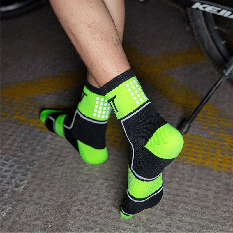 Breathable Quick-dry Night Riding Reflective Cycling Socks Professional Night Running Socks Warning Socks Fitness Sports Socks