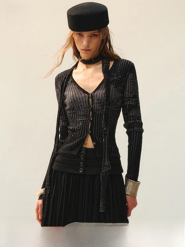 

Genetic【Light And adow Weave】2026 Spotted Light And adow Pattern V-ne Tight Knitted Open Cardigan Sweater for Women Winter