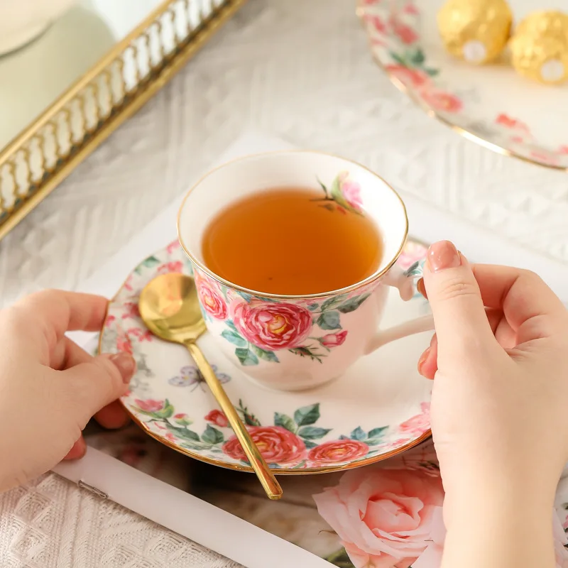 tazza-da-caffe-in-ceramica-con-rose-set-tazza-da-te-placcata-oro-con-fiori-di-camelia-regalo-tazza-piatto-da-dessert-stoviglie-utensili-da-cucina