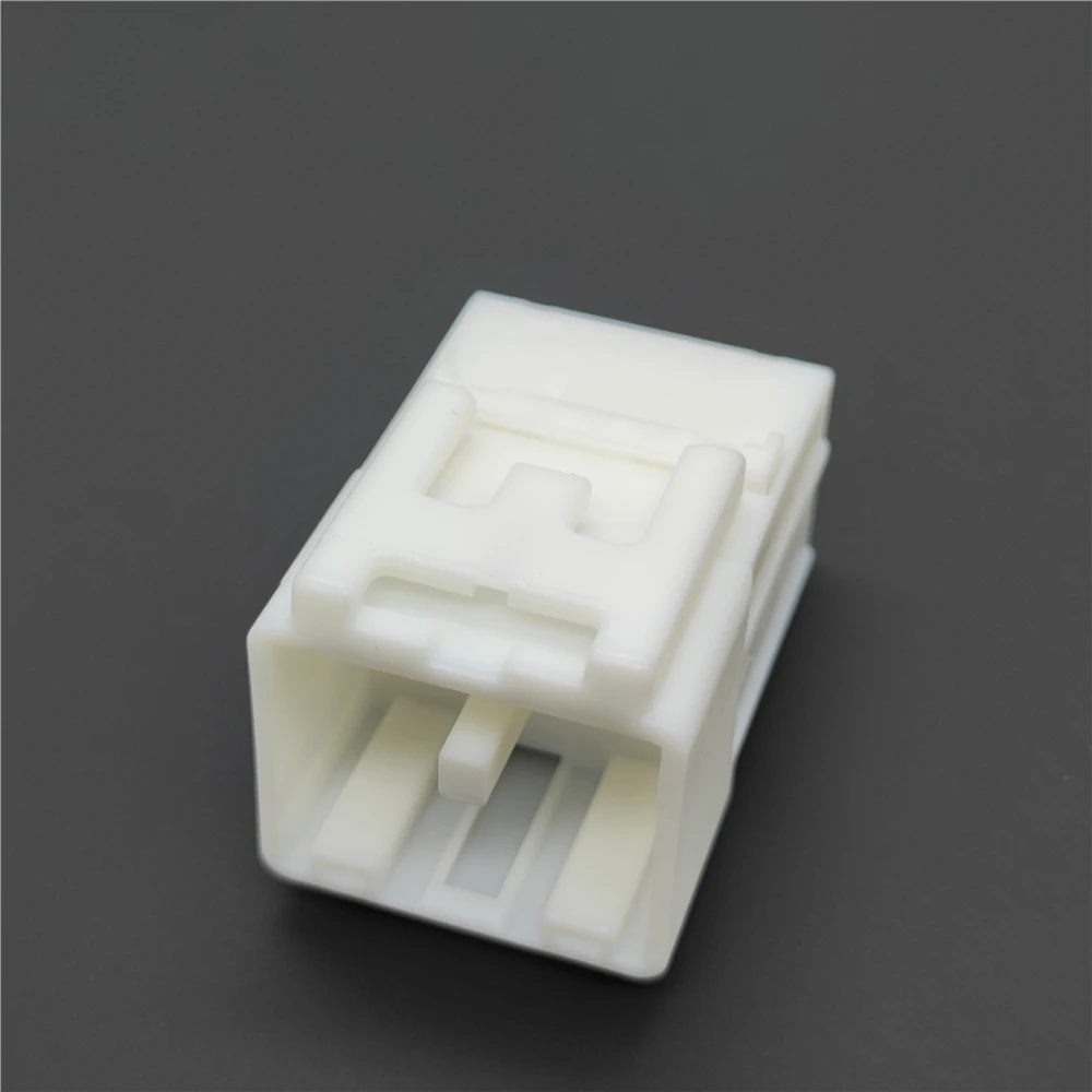 High-Quality Automotive Connector 6098-3893 17PIN Plastic Plug Sheath Shell Original Part for Vehicle Repair Or Replacemen