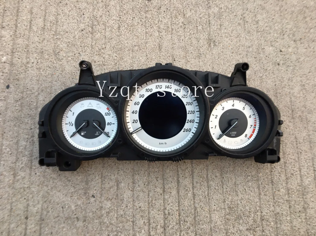C180C200C260C300 instrument assembly odometer oil pressure gauge accessories