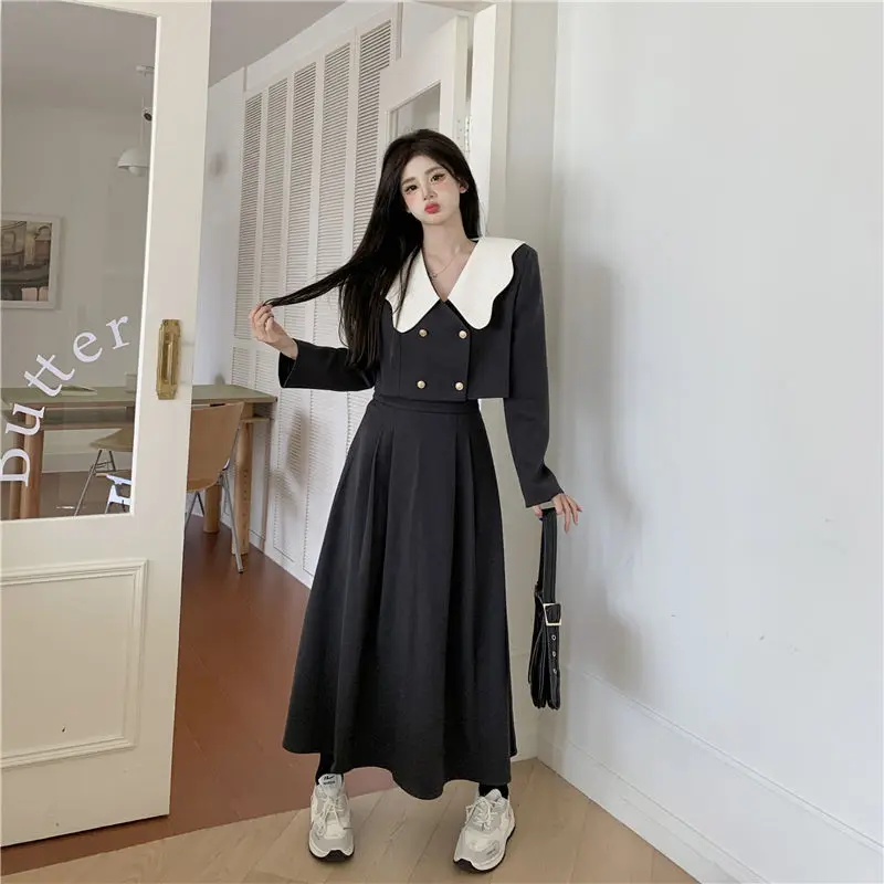 

Woman's Plus Size French Petal Collar Short Coat Pleated Skirt Suit Retro Contrast Double-breasted Suit Overskirt Two-piece Set