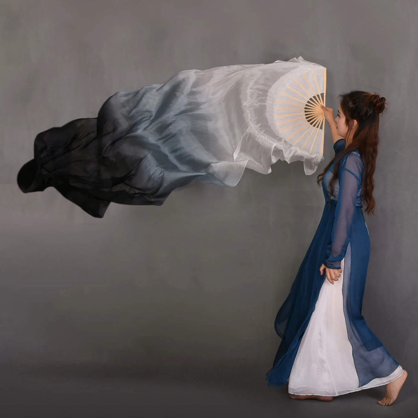 Hot-sell Black/White Mixed Belly Dancing 100% Real Silk Fan Veils Dyed Color Long Dancing Fans 180cm Lenglth Dance Performance