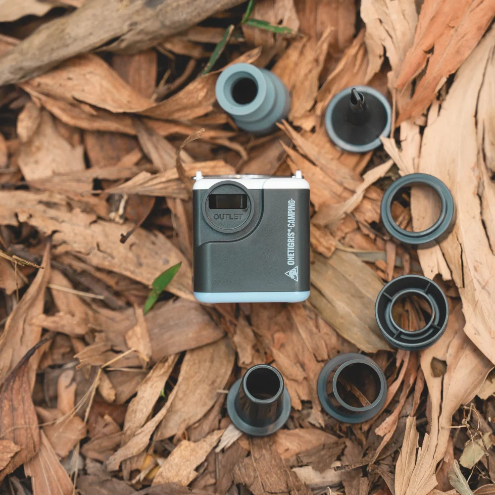 

Портативный воздушный насос OneTigris 3 в 1, мини-надувной/распылитель с походным светильником, перезаряжаемый для спальных подушечек, матрасной подушки