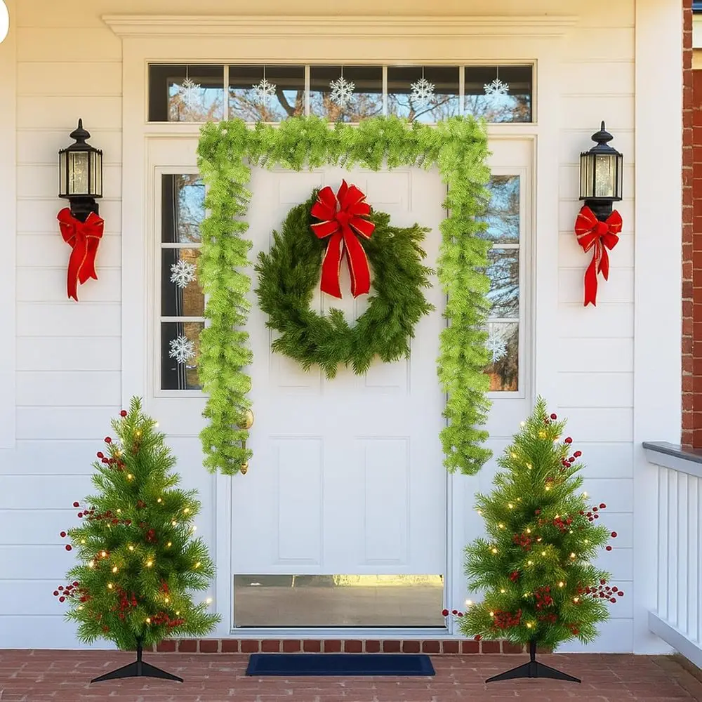 Guirlanda de Natal verde caprichosa de 15 pés para férias, vegetação interna e externa, ideal para escadas, lareira, trilhos, lareira, frente