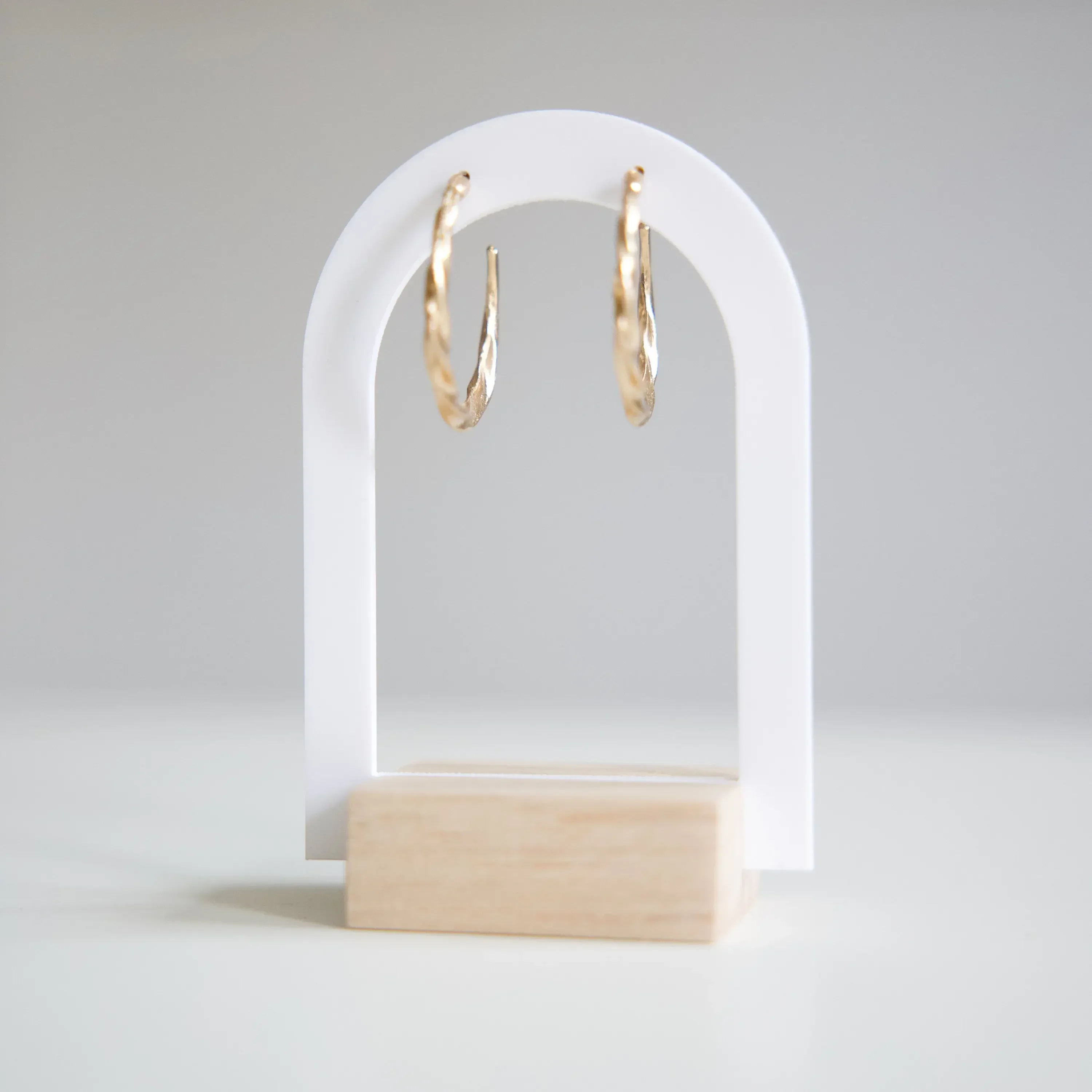 Arch Acrylic Earring Display Stand with Wooden Base, Jewelry Photo Props for Stud Hoop Earrings Retail Display