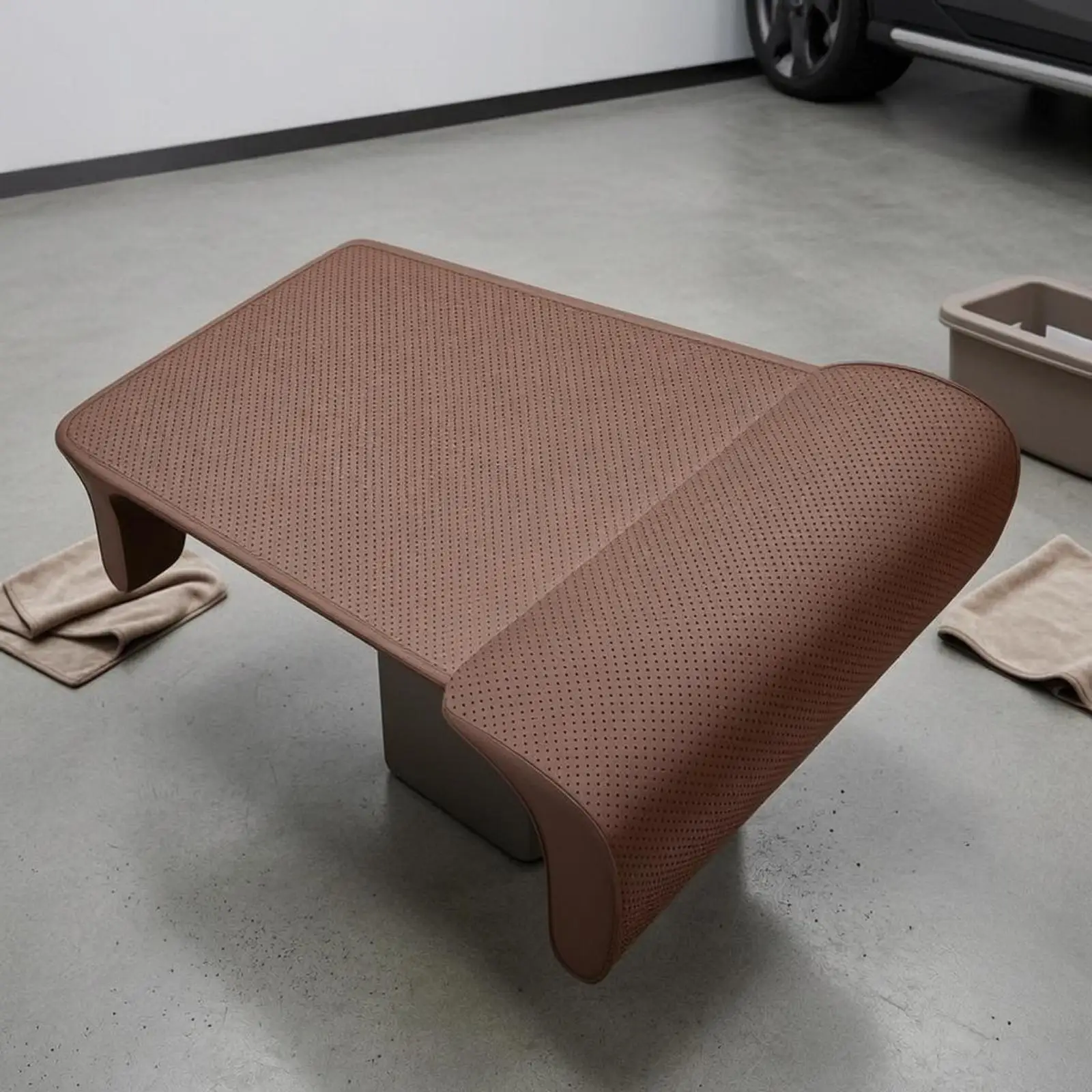 Car Seat Leg Rest Cushion Non-Slip Base Snap-on Car Seat Leg Rest Under-Thigh Support Cushion Perforated Leather-Like
