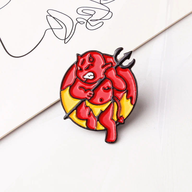 Pin de insignia de vampiro con cabeza de fuego para hombre, mochila de Camisa vaquera, joyería de moda, regalo para amigos, diablo del infierno, broche de esmalte Imp rojo