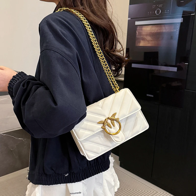 كروس عصرية للنساء بنمط أنيق وحزام متين وقابل للتعديل وجيوب متعددة مثالية للاستخدام اليومي والسفر