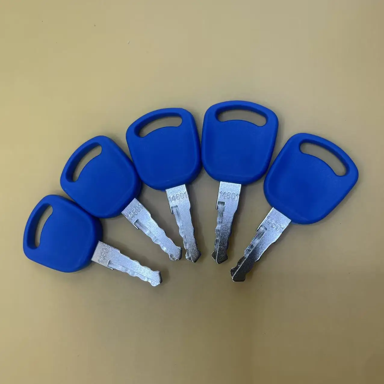 

2/5PCS 14601 Key 82003267 82030143 Ignition Key For Case New Holland Excavator Tractors