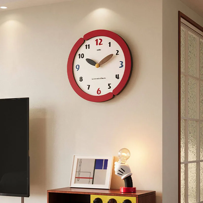 Round Design Wall Clocks Aesthetic Cute Modern Kitchen Wall Clocks Bedrooms Fashion Orologio Da Parete Living Room Decoration
