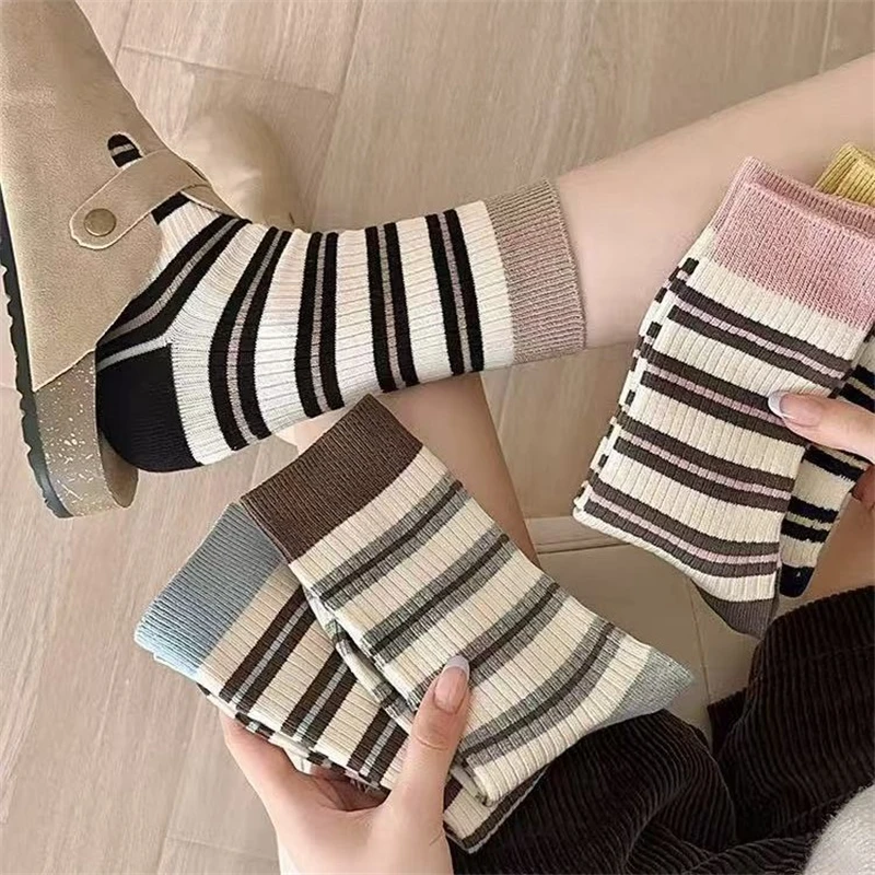 5 pares de calcetines informales transpirables blancos coreanos a media pantorrilla para niñas, calcetines a rayas para hombres, lindos para mujeres