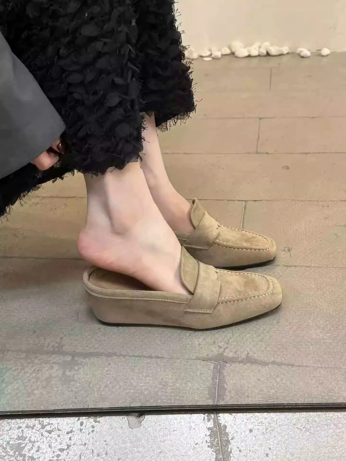 

Fashionable Women's Half Slippers Head Covered Mules Spring Summer Season Universal Slip-On Clog Shoes French Style Ultra-Fin...