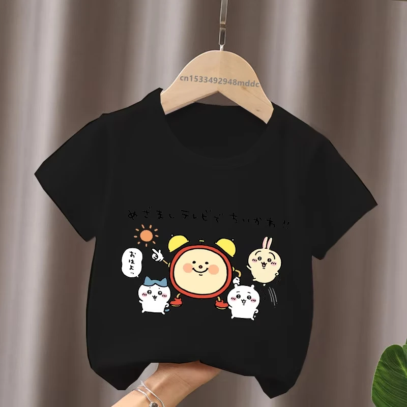 رائجة البيع Kawaii Chiikawa طباعة الكرتون الاطفال تي شيرت مضحك الفتيات ملابس طفل الفتيان أسود قصير الأكمام أسود تي شيرت الأطفال بلايز