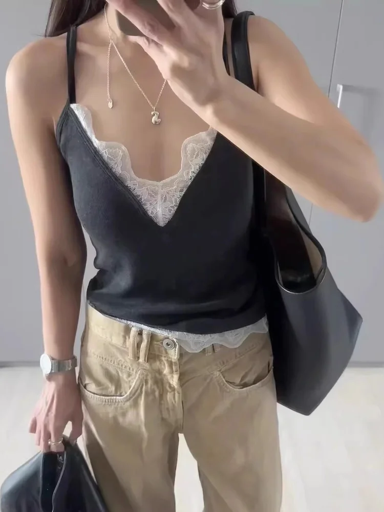 เสื้อกล้ามผ้าฝ้ายผู้หญิง ดีไซน์ลูกไม้ปะติด คอวี ทรงเข้ารูป รุ่นใหม่ล่าสุด ฤดูใบไม้ร่วง 2025 สไตล์สาวฮอต